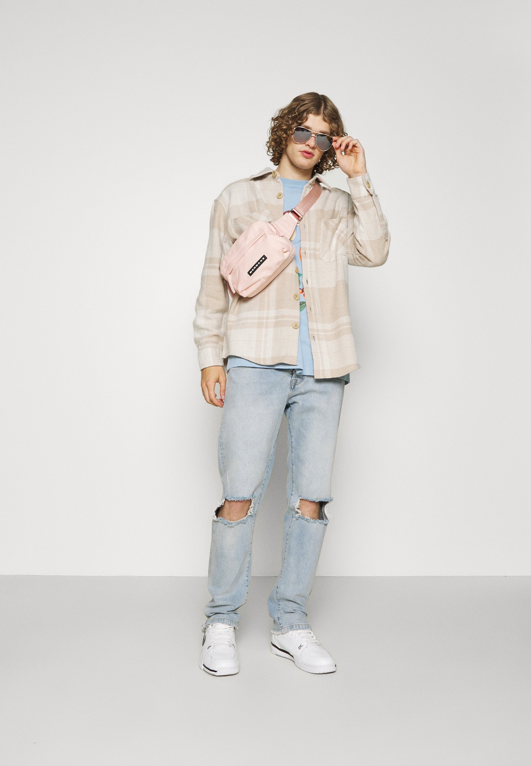 Pegador PURRAL DISTRESSED ANKLE - Straight leg jeans - light  blue/light-blue denim - Zalando.co.uk