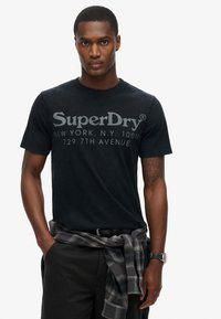 Superdry & Co TONAL VENUE LOGO  - T-shirts print - jet black