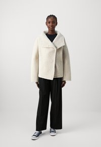 Gina Tricot SOFT  - Light jacket - rainy day