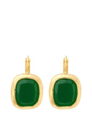 Boucles d'oreilles en or avec pierres précieuses vert foncé en forme de coussin, serties dans un chaton en or lisse, dotées de fermoirs à levier.