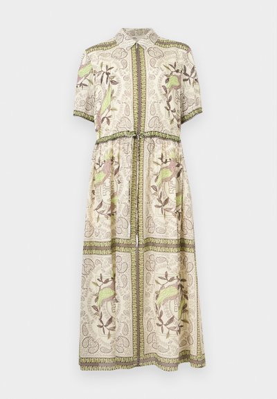 Vestido midi abotonado con mangas cortas, fondo crema, patrones florales y de aves en verde y marrón, con detalles decorativos en los bordes.