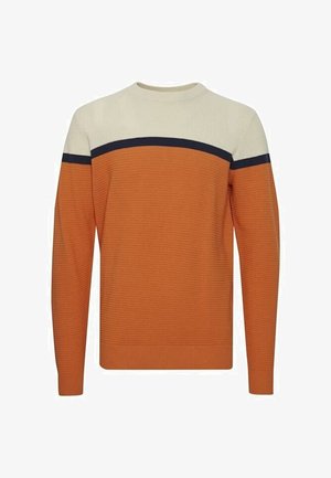 Maglione lavorato a maglia con scollo rotondo, caratterizzato da un corpo arancione, spalle color crema e una striscia blu navy attraverso il petto. Motivo a coste testurizzato.