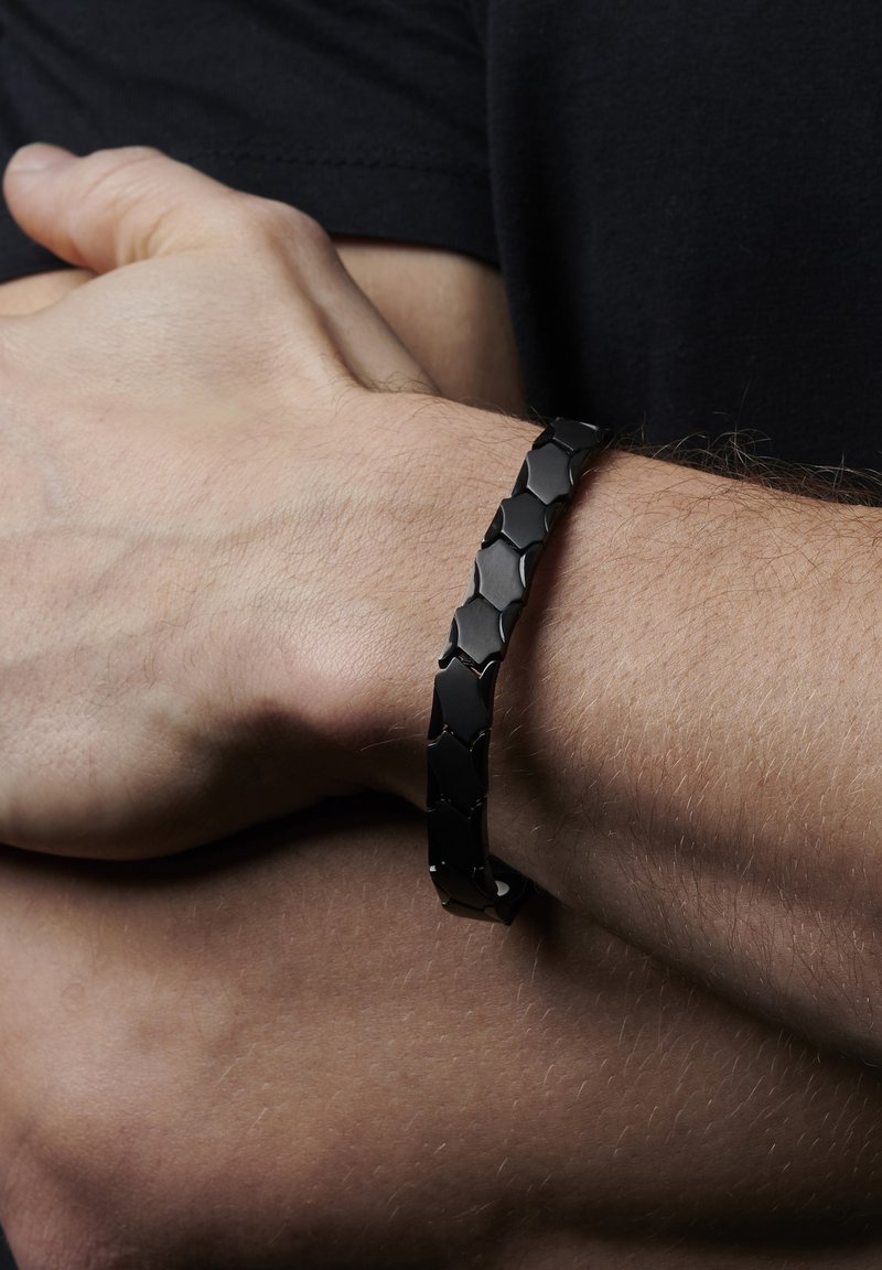 LUCLEON Armbånd - black