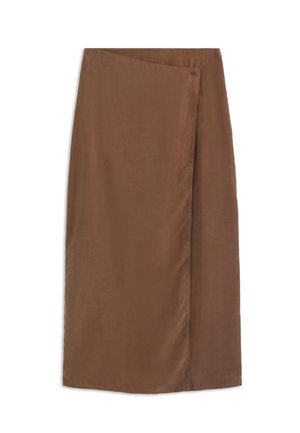 Jupe portefeuille midi marron avec une fermeture à boutons sur le côté, en tissu lisse et silhouette droite.