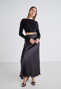 Gina Tricot SOFT TOUCH CROPPED TOP - Top dugih rukava - black