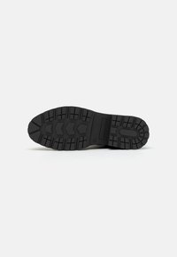 bugatti Platform-nilkkurit - black
