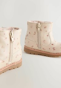 Next STANDARD - Obuv pre bábätká - neutral floral