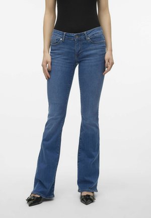 AUSGESTELLT VMSIGI NIEDRIGE TAILLE - Bootcut jeans - medium blue denim