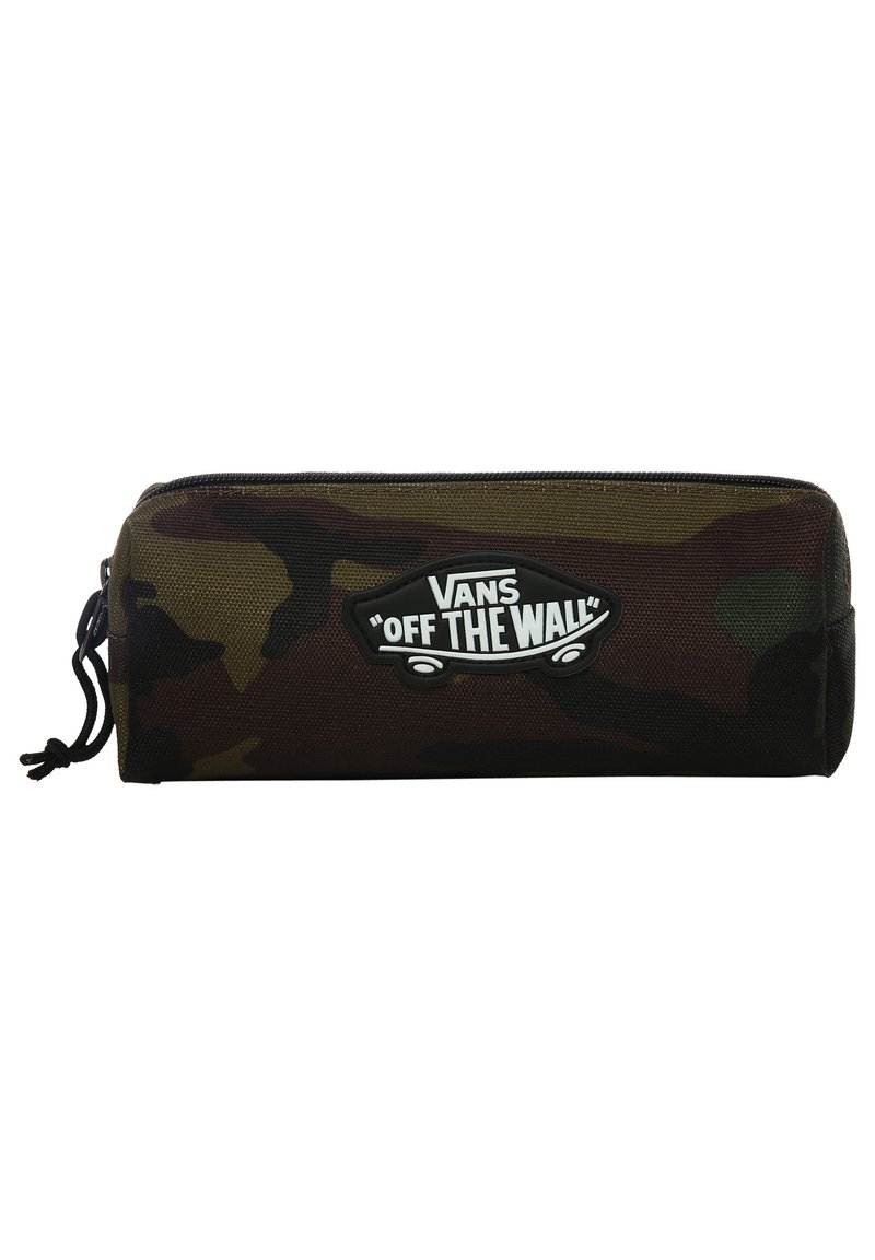 Astuccio mimetico realizzato in tessuto resistente, con una cerniera nera e il logo bianco "Vans Off the Wall" sul davanti.