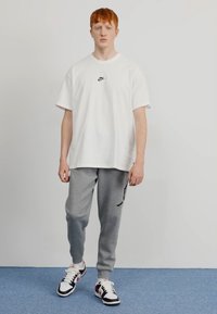 Jordan BASELINE PANT - Trainingsbroek - carbon heather/black