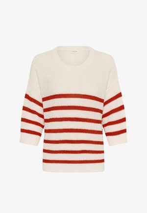 Pull en tricot crème avec larges rayures horizontales rouges et manches trois-quarts.