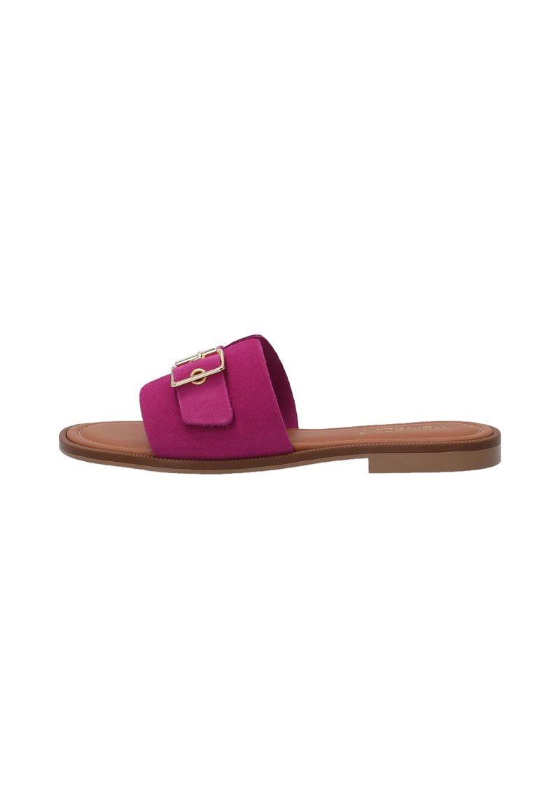 Roze suede slip-on sandalen met een brede band en een gouden gesp, tans leren inlegzool en een platte rubberen zool.