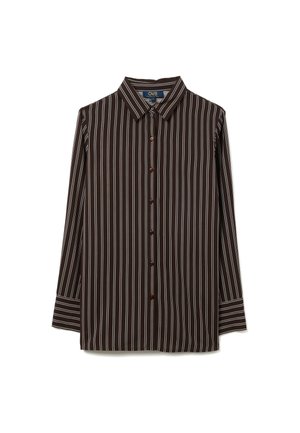 Dunkelbraunes langärmeliges Hemd mit weißen vertikalen Streifen und klassischem Kragen, dargestellt vor weißem Hintergrund.