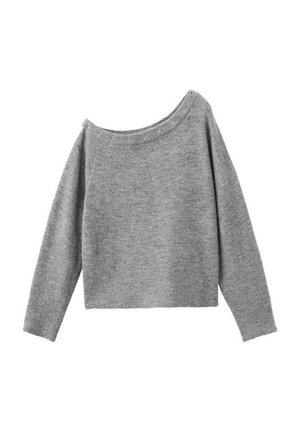 Sivi skraćeni džemper od pletenog materijala. Ima dizajn s otkrivenim ramenima, okrugli izrez i ukrasne gumbe.