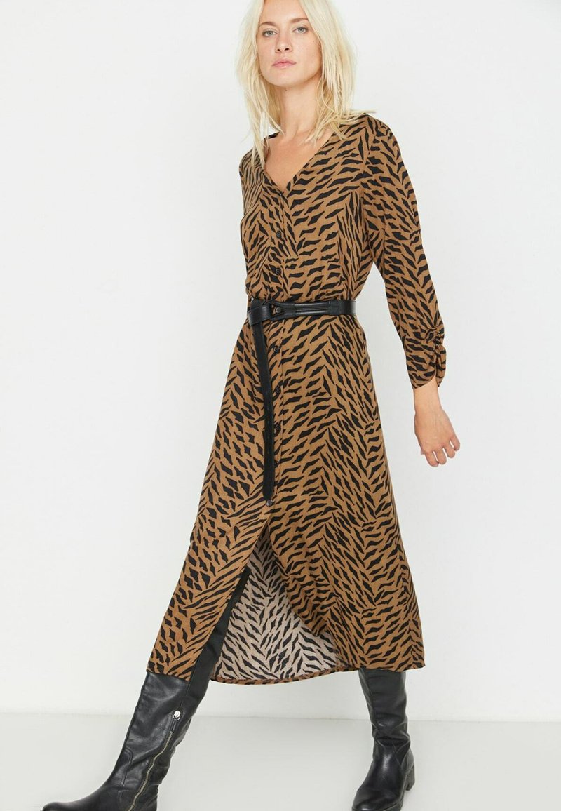 Trendyol Blousejurk bruin