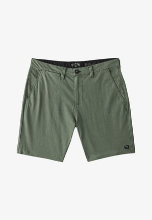 Szorty w kolorze khaki z lekkiego materiału, z dwoma bocznymi kieszeniami, zapinane na guzik z przodu oraz czarnym pasem w brandingiem.