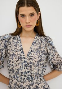 adL SLEEVE DETAILED  - Vestido informal - printed navy blue
