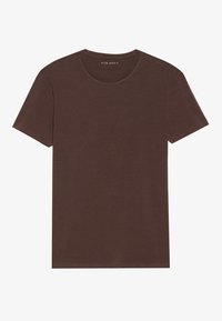 Brun kortermet t-skjorte laget av myk stoff med rund hals og rene kanter, med et enkelt design uten mønstre.