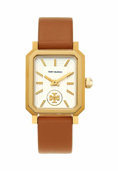 Orologio rettangolare in oro con quadrante bianco, indici e lancette dorati, logo Tory Burch sul quadrante e cinturino in pelle marrone.