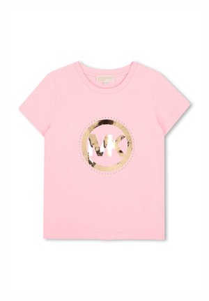 Roze T-shirt met korte mouwen en een ronde halslijn met een glanzend gouden "MK"-logo, omringd door kleine gouden studs, gecentreerd aan de voorkant.