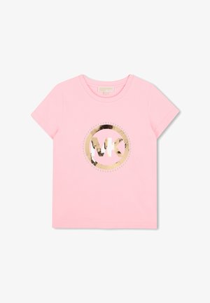 Roze T-shirt met korte mouwen en een ronde halslijn met een glanzend gouden "MK"-logo, omringd door kleine gouden studs, gecentreerd aan de voorkant.