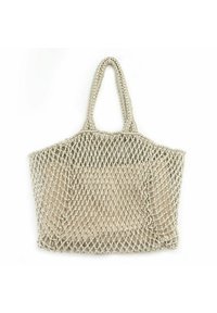 Sac fourre-tout en maille tissée beige avec double poignées, haut ouvert et un intérieur spacieux. La texture est légère avec un design en filet.