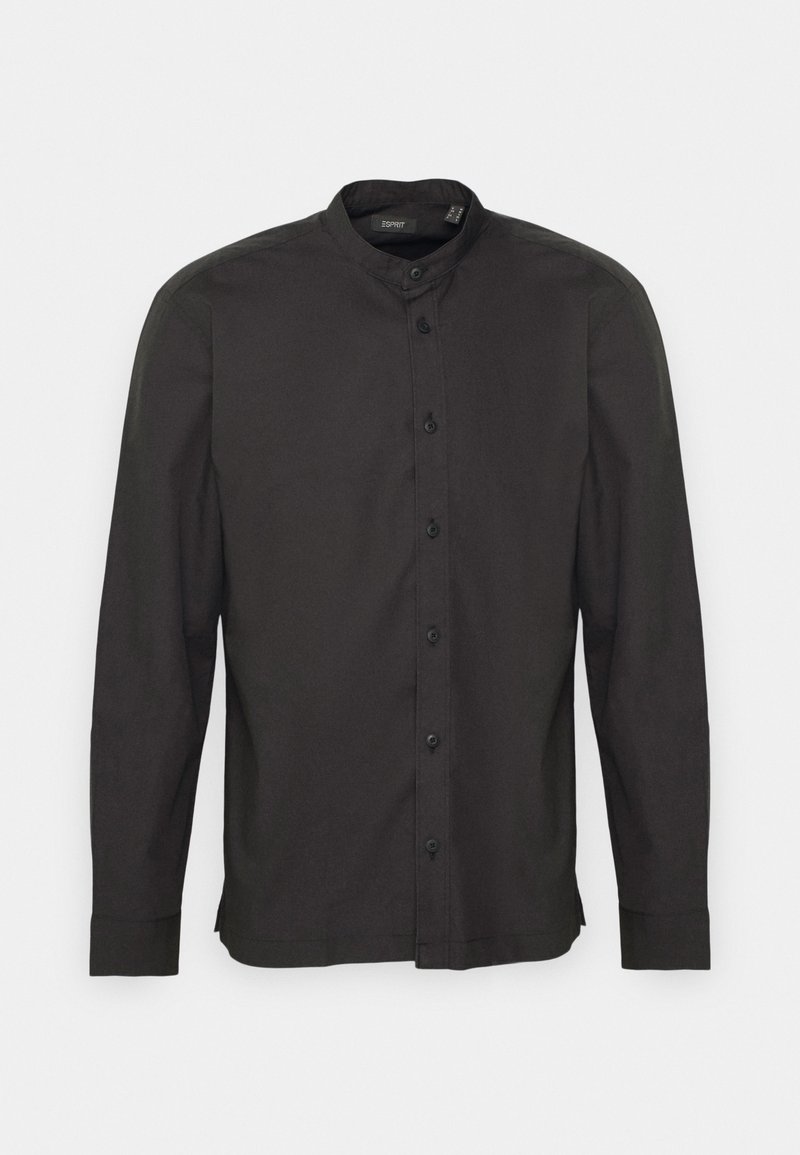 Chemise noire à manches longues avec boutons, col mandarin et poignets, présentée sur un fond gris clair uni.