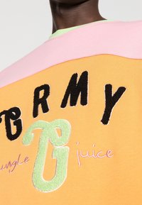 Grimey Sudadera con cremallera - pink