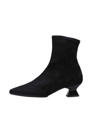 VIZCARRA - Botines - black