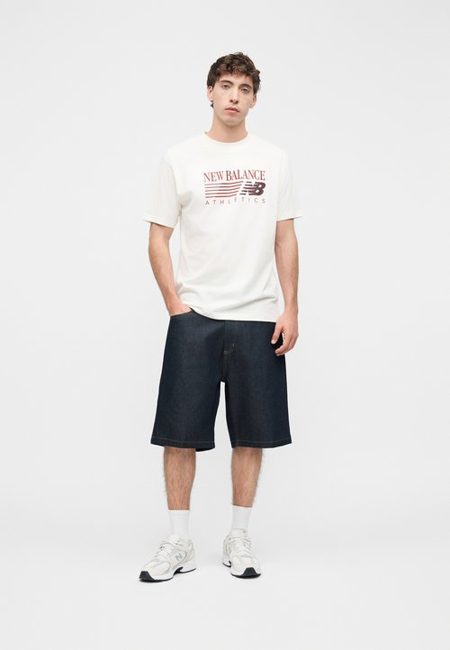 New Balance REIMAGINED GRAPHIC - Print T-shirt - angora — foto 2