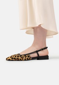 Alura MILENA SQUARE TOE FLATS - Balerini cu baretă la spate - animal print