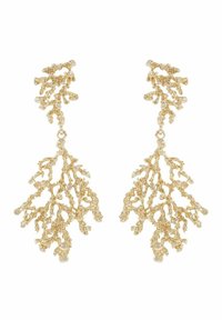 Guldtonade örhängen med en design av korallgrenar som har texturerade detaljer och små pärlaccenminer, hängande i delikata kedjor.