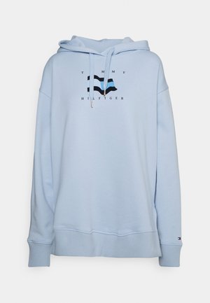 Hellblauer Hoodie aus Baumwollmischung. Verfügt über ein vorderseitiges Logo mit einem Schwarz-Blau-Flaggen-Design. Enthält verstellbare Kordeln und gerippte Bündchen.