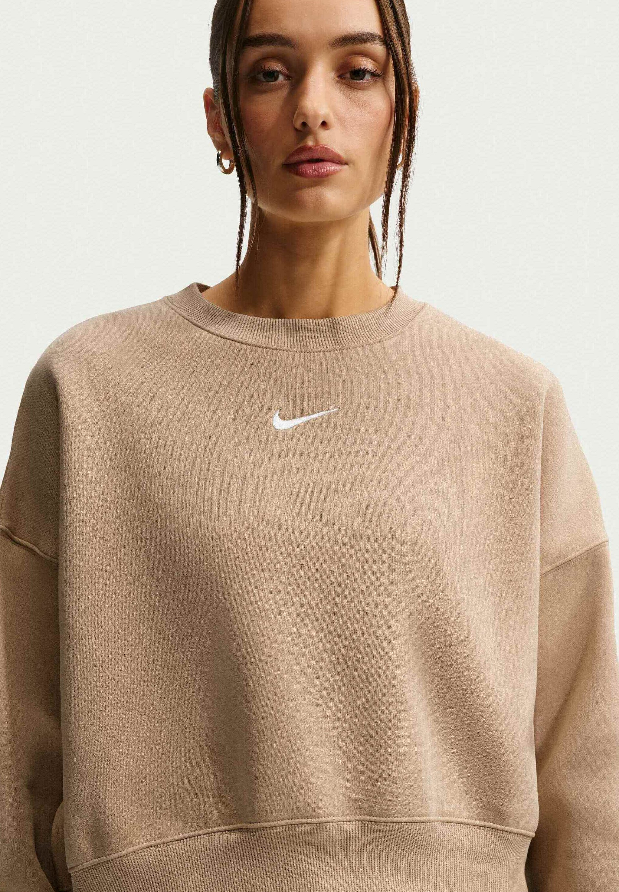cream nike crewneck womens