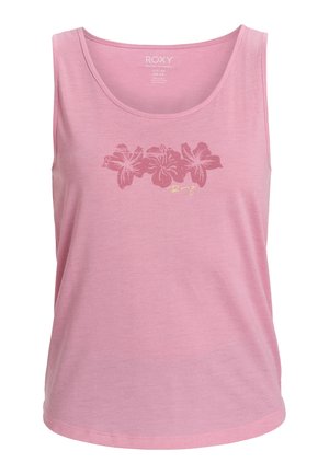 Ljusrosa linne i mjukt tyg, med en blommig grafik i mörkare rosa och en logotyp i guld under designen.