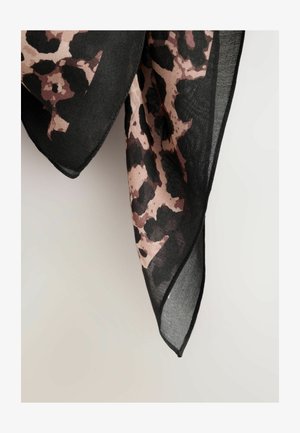 Fekete és rózsaszín leopárdmintás sál áttetsző anyaggal, finom szegéllyel és háromszög alakú formával. Könnyű és lebegő anyag.