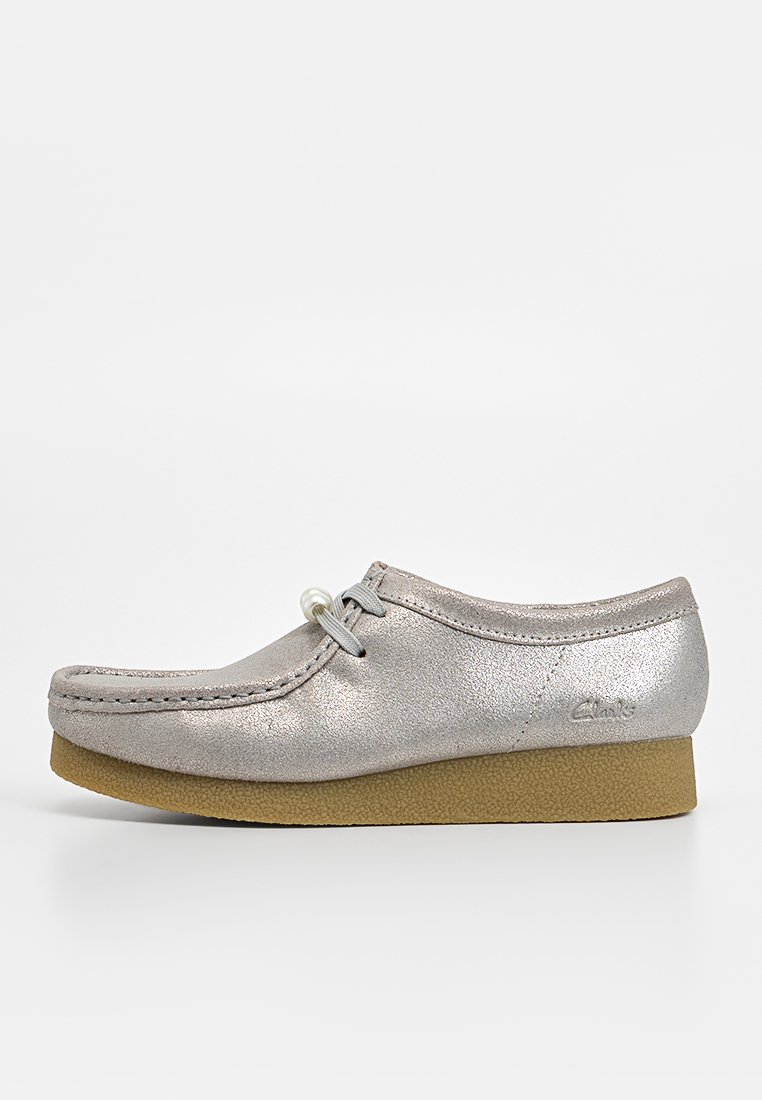 Zapatos con cordones
