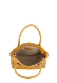 Kollane nahast käekott, millel on kaks käepidet, avatud ülaosa ja beež vooder. Omab lukuga taskut ja väikest silti sees.