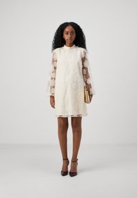 YAS Petite YASCORNELIA DRESS - Koktailové šaty/večierkové šaty - gardenia