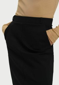 RESIDUS LIVY - Bleistiftrock - black