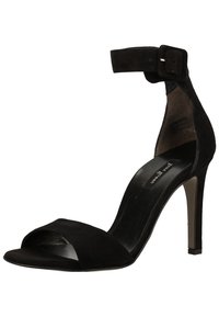 Sandalia de tacón alto de ante negro con tira en el tobillo, punta abierta y una plantilla suave. Presenta un tacón elegante y afilado, con un diseño minimalista.
