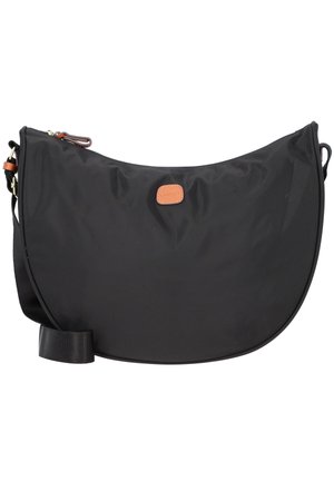 Borsa a tracolla nera in nylon con forma curva, caratterizzata da una fascia in pelle e una tracolla regolabile per maggiore versatilità. Texture liscia.