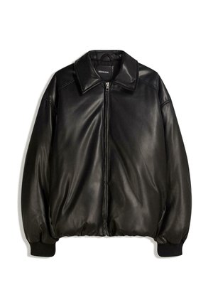 Veste noire en cuir synthétique avec col montant, fermeture éclair devant, poignets élastiques et ourlet légèrement froncé.