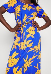 ONLY Tall ONLALMA LIFE LONG DRESS  - Μάξι φόρεμα - dazzling blue rustic leaf