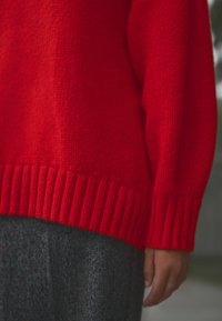 Next Pulover - red