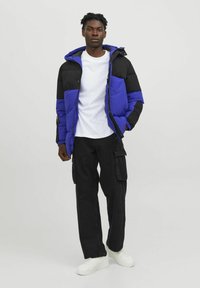 Jack & Jones JJEFORCE PUFFER - Wintermantel - bluing