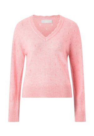 Jasnoróżowy, długi sweter dzianinowy z długim rękawem, dekoltem w kształcie litery V, małym ażurowym wzorem w kształcie diamentów, wykończeniem falbankowym przy dekolcie oraz ściągaczami na mankietach i dole.