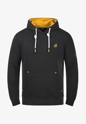 Sötétszürke kapucnis felső, sárga belső béléssel és díszítésekkel. Elöl zsebes, fehér húzózsinórral, valamint logóval a mellkason és az ujjon.