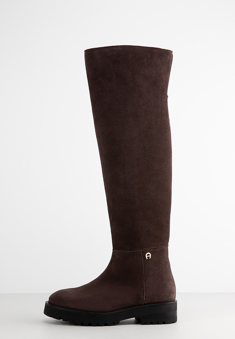 Cizme peste genunchi