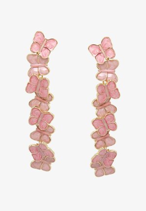 Różowe kolczyki w kształcie motyla, wykonane z emalii o błyszczącej powierzchni, z akcentami w kolorze złota i teksturowaną powierzchnią.